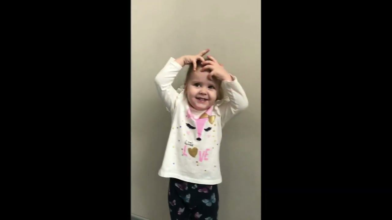 Ульяна маленькая Модель. Занятия в Модельном смотреть онлайн