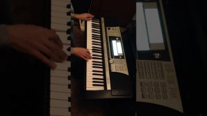 Не реальный клавишник Я НЕ ПОВЕРИЛ что так можно играть на синтезаторе