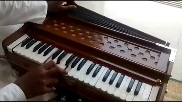Аккорды гармошка киртан. Харе Кришна. Hare Krishna. Chords Maha mantra kirtan harmonium tutorial 1 смотреть онлайн