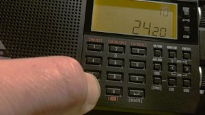 Tecsun PL-330 время автономной работы от встроенного аккумулятора