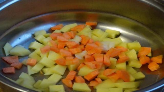 Суп с кабачком и зеленым горошком