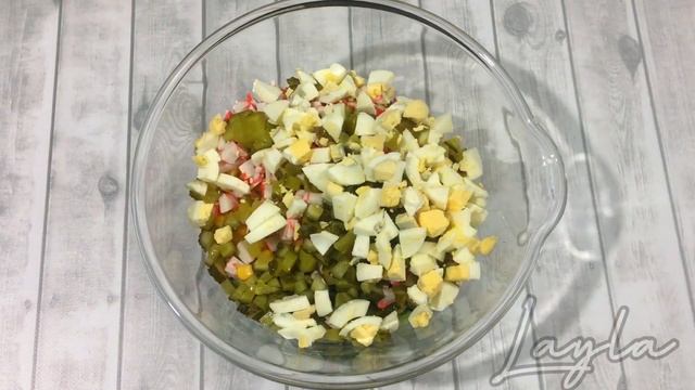 Крабовый Салат с Рисом и огурцами / Классический Рецепт / легкий, простой и вкусный способ / Лайла смотреть онлайн