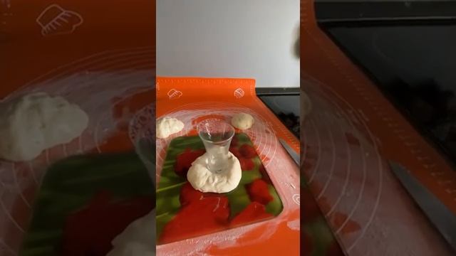 Варёные булочки «Ромашки» с повидлом. Готовятся легко, съедаются быстро.