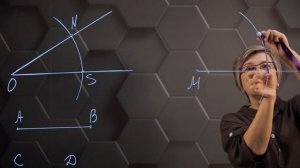 Построение треугольника по углу и двум сторонам. 7 класс.