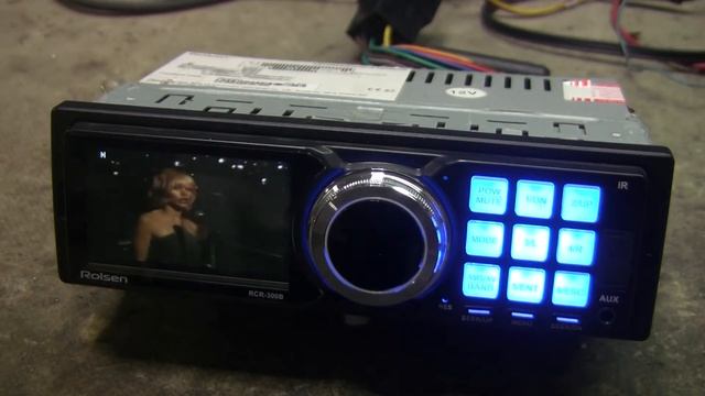 Rolsen RCR-300B (обзор) смотреть онлайн