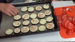 Баклажаны кружочками в духовке с помидорами и чесноком. Баклажаны с сыром