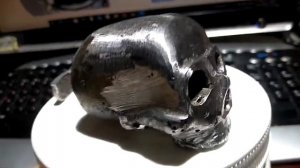 Череп из кусочка железной трубы и посылка от друга