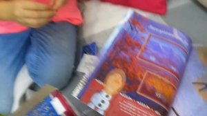 Эльза в реальной жизни | Распаковка посылки с наклейками Холодное Сердце 2