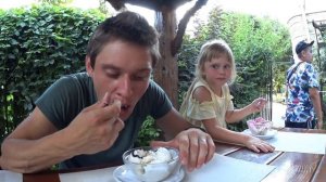 ЧЕЛЛЕНДЖ : КТО БЫСТРЕЕ СЪЕСТ МОРОЖЕНОЕ???