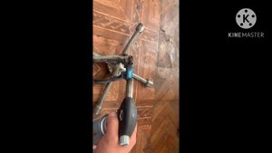 Как вытащить направляющий болт суппорта