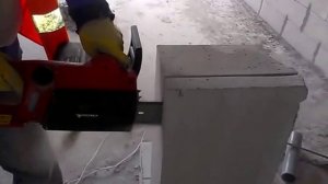 резка пеноблока електропилой