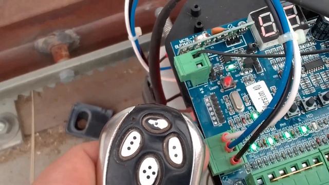 Перепрограммирование пулта ДУ от автоматических ворот AN-Motors смотреть онлайн