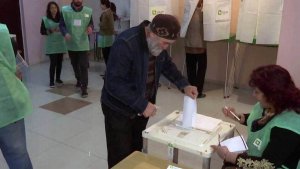 В Грузии выбирают парламент, которому предстоит сформировать правительство