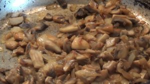 Блинные мешочки с жюльеном.