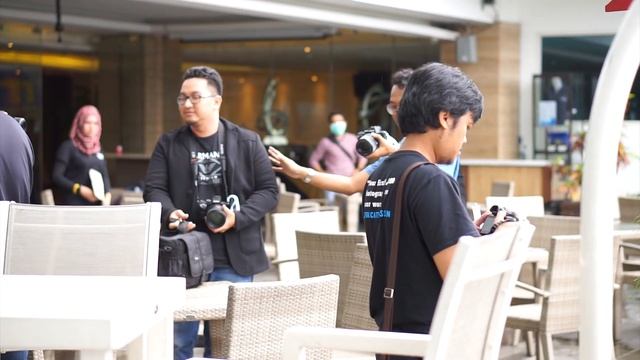 Coba Kamera Sony A7S, A6500 & RX100 Mark V смотреть онлайн