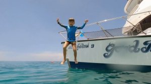 Прогулка на моторном катамаране на Пхукете!