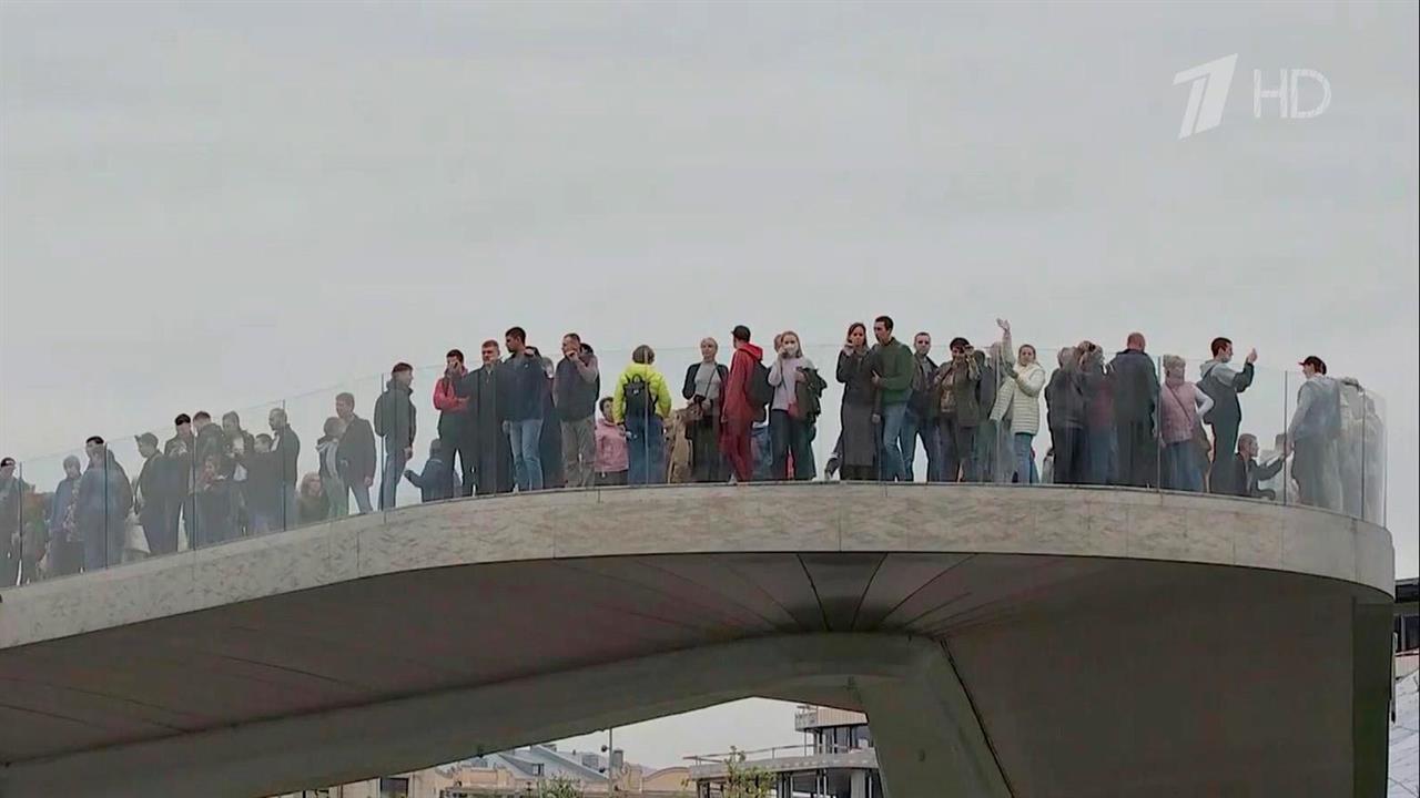 Большими торжествами отмечает Москва 876-й день рождения