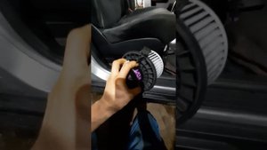 замена моторчика отопителя салона nissan tiida