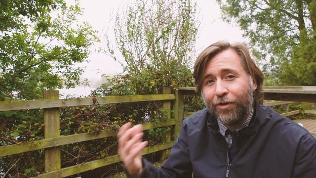 A Folding E-Ink iPad?! смотреть онлайн