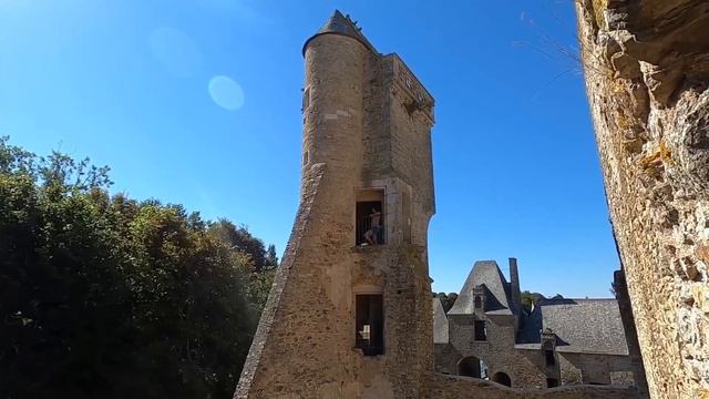 Замки PIROU и GRATOT. НОРМАНДИЯ на велосипеде смотреть онлайн