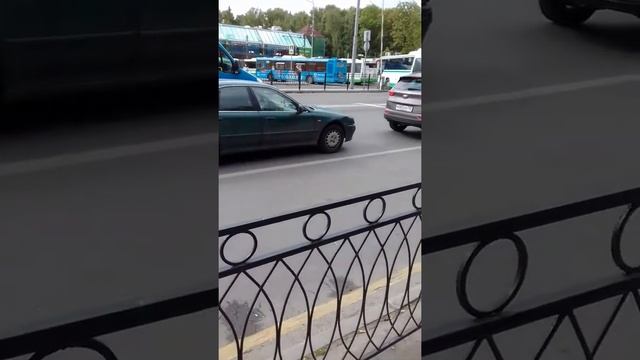 Цветные маршрутки и автобусы на станции метро Речной вокзал(4) смотреть онлайн