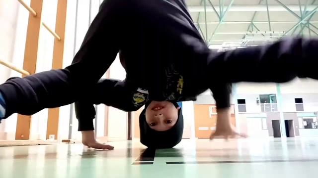 Брейк данс : крутиться на голове Тим_тайм смотреть онлайн