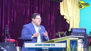 Lazaro Luciano predica