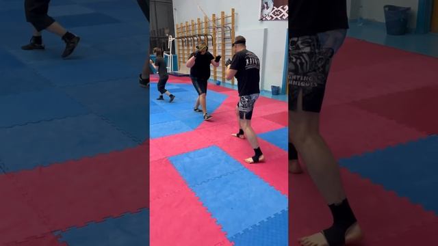 Спортивный ножевой бой. Работа по заданию - Knife Fighting. Special Drill