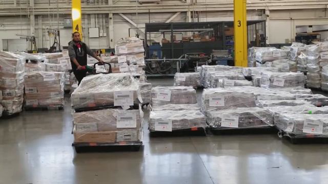 Когда любишь свою работу. 80lvl. На одном из складов Chicago смотреть онлайн