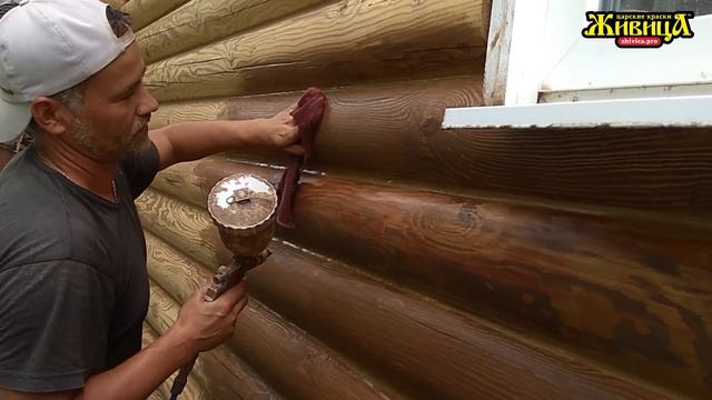 Чем покрасить деревянный дом? Почему масло, а не лак и советы от мастера