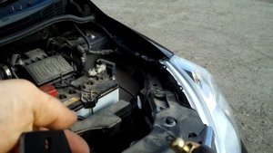 УСТАНОВКА ГАЗОВЫХ УПОРОВ на капот Ниссан Тиида