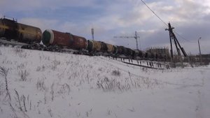 4ТЭ10С-0017 с грузовым поездом, с необычным тифоном и в необычном окрасе.