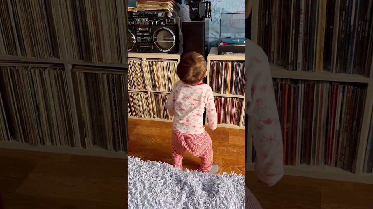 Когда ты родился в семье меломанов  #music #пластинки #винил #виниловыепластинки #ретро #музыка