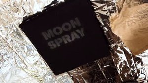 Более стойкое светоотражающее покрытие? Попробуйте светоотражающий спрей MOON Spray "METALLIC"!