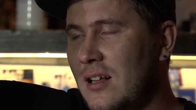 Футбольные фанаты Урала пробуют самую острую перцовку в мире из Carolina Reaper! ?Смотри реакцию! смотреть онлайн