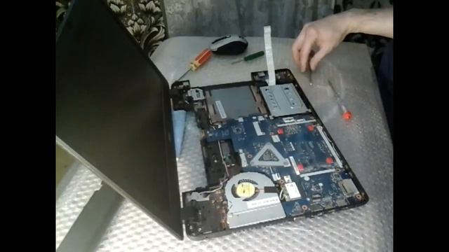 Как разобрать ноутбук. Разборка ноутбука Acer. How to Take Apart a Laptop. Часть 1. смотреть онлайн