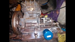 Часть 4. Компрессор Зил-130 со своим масляным насосом.