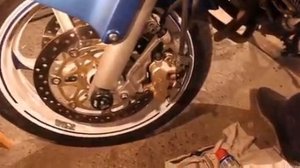 Замена Колодок и смазка направляющих VFR 800 08г