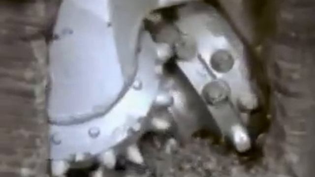 Бурение скважины. Шарошечное долото.
