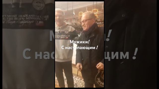 Ребята, поздравляю с праздником! #подпишись #лайкни #shortvideo#funny#memes#dance#жизнь#военная#кур