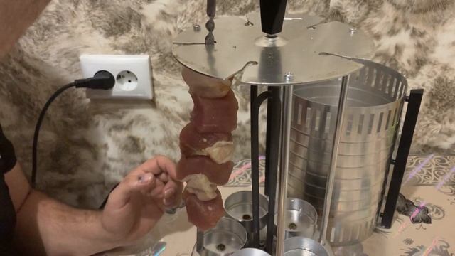 Пробуем готовить на Электрошашлычнице. Очень вкусно! смотреть онлайн