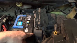 Как снять аккумулятор/CITROEN C3 PICASSO/Можешь сломать если не знаешь/Всё просто...