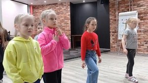 Первое занятие по удмуртским танцам для детей в Москве. Хореограф: Альфира Гарифуллина.