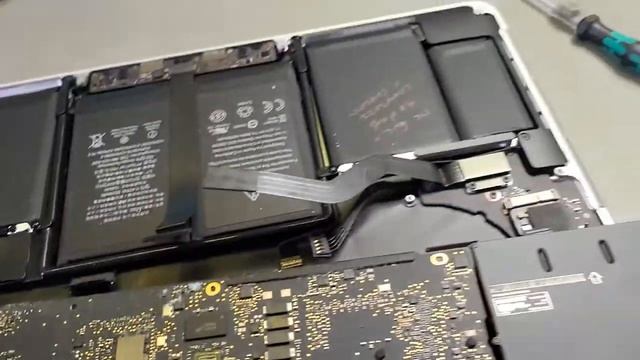 Macbook Pro A1502 13 liquid damage No Power