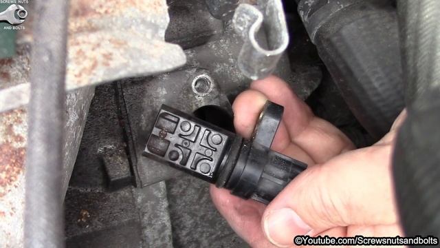Crankshaft Position Sensor - Nissan Micra K12 смотреть онлайн