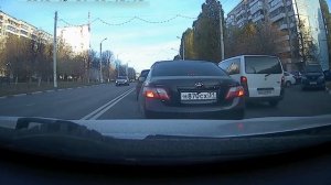 #10 Безопасный выезд со двора налево