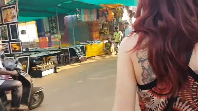 Exploring Anjuna, Goa, India. Flea market, beach and Anjuna streets walking tour.