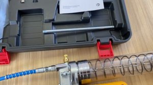 Шприц для смазки аккумуляторный ES-60800