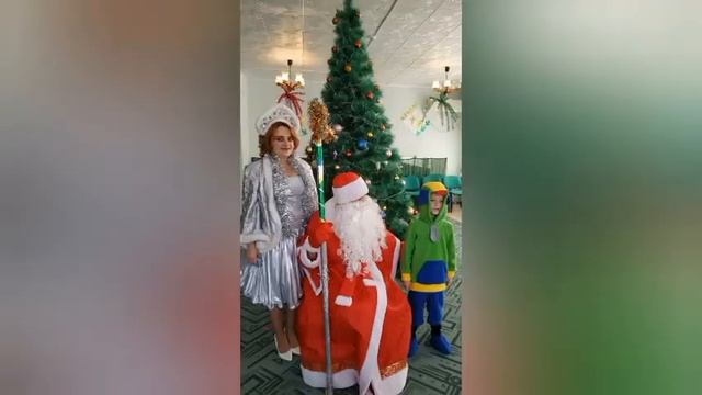 Новогодняя сказка в МБДОУ Детский сад № 8 ст. Ленинградская группа "Звёздочки Кубани" смотреть онлайн