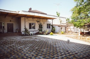 Отдых в Евпатории недорого. Снять комнату на для отдыха в Евпатории. «На Шишкина» ГОСТЕВОЙ ДОМ